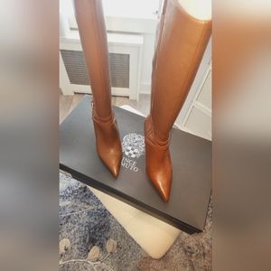 Vince Camuto 7.5 Cocoa Biscuit High Boots